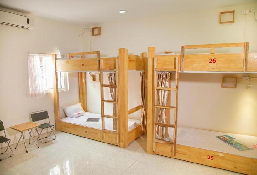 Vuode Makuusalissa, Hanoi City Backpackers Hostel