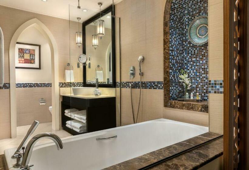 Номер Deluxe, Oaks Ibn Battuta Gate Dubai