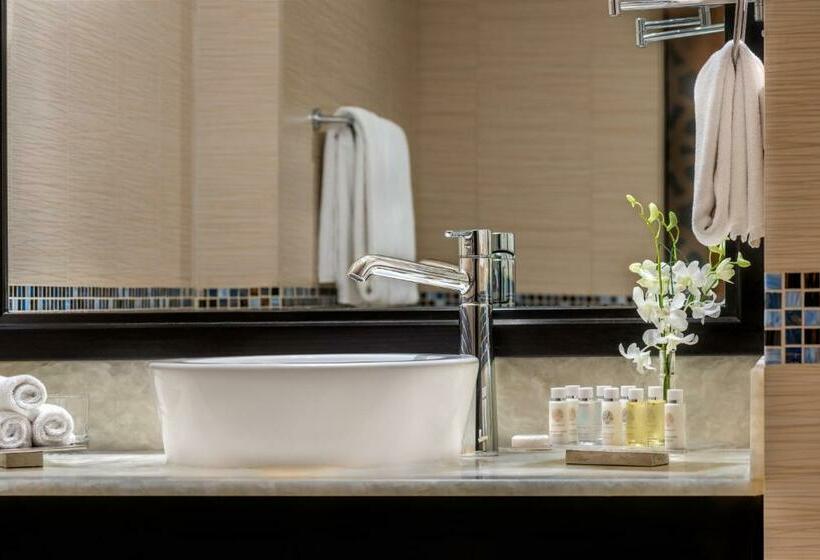 Номер Executive, Oaks Ibn Battuta Gate Dubai