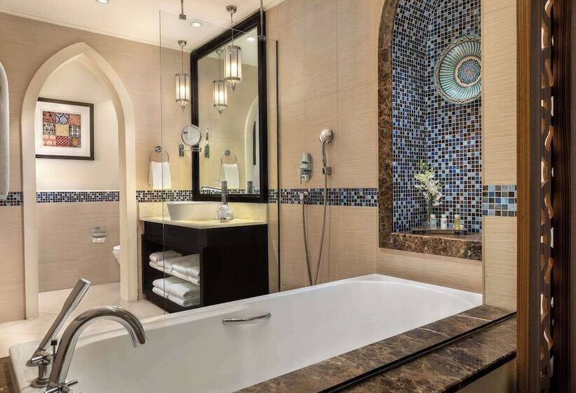 Номер Deluxe, Oaks Ibn Battuta Gate Dubai