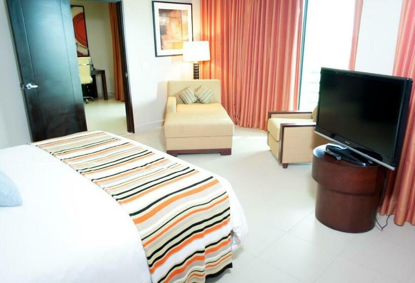 Президентский Люкс, Summit Rainforest Golf Resort & All Inclusive