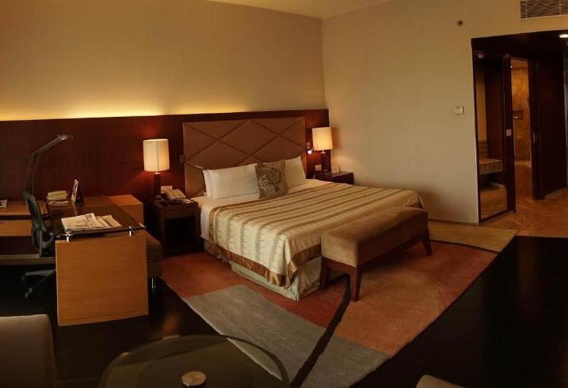 سوییت لوکس, Taj Chandigarh