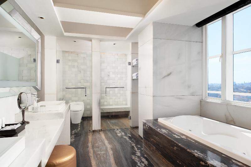 Люкс, Artotel Ts Suites Surabaya