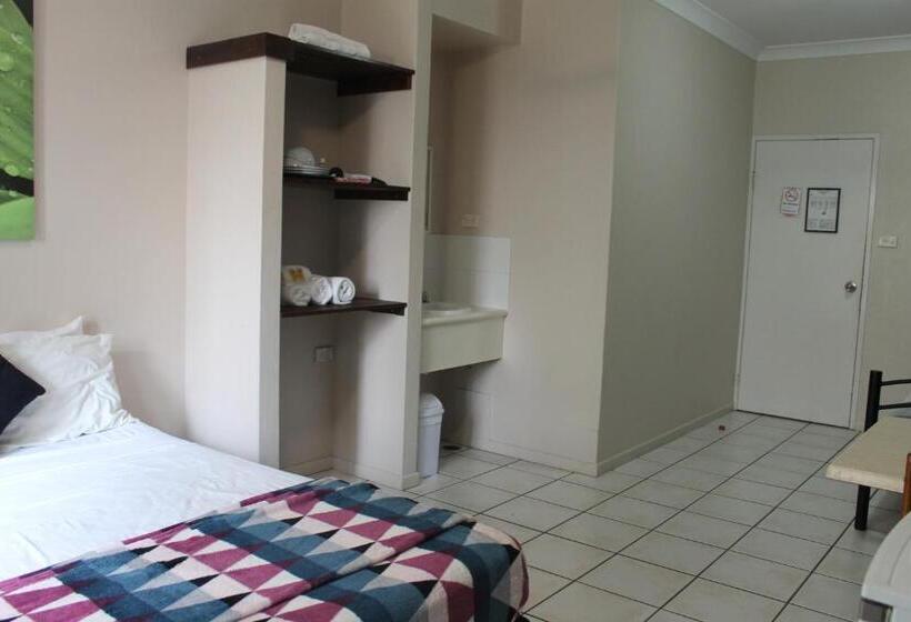 Quarto Triplo Estandar Banheiro Compartilhado, Bohemia Resort Cairns