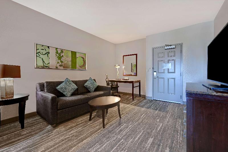 Люкс Кровать Кинг, Hilton Garden Inn San Bernardino