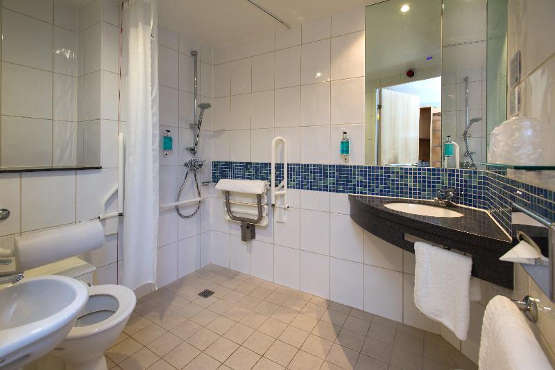 适合残疾人士使用的带超级大床的标准间, Holiday Inn Express Hotel & Suites Napa Valley American Canyon, An Ihg