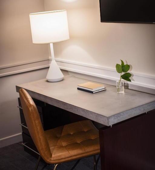 Люкс Адаптированный для Инвалидов, Archer Hotel Old Town Alexandria