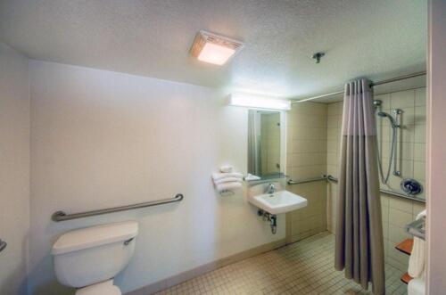 חדר סטנדרט מותאם לאדם עם מוגבלויות, Motel 6 Bradenton, Fl