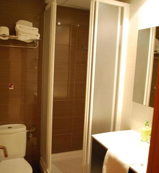 اتاق استاندارد با چشم‌انداز, Hostal Las Flores Ramblas