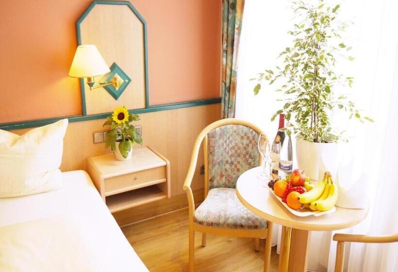 Номер Стандарт, Kohlers Hotel Engel