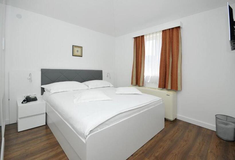 스탠다드 룸, Heritage Hotel Vila Sikaa