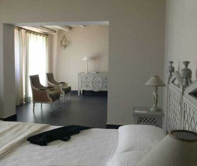 سوییت, Falconara Greenblu Resort
