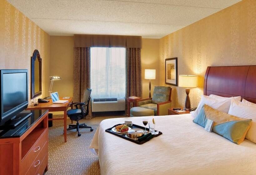 Полулюкс, Hilton Garden Inn Lakewood