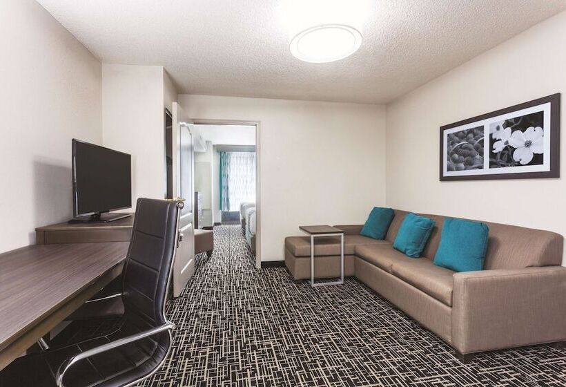 Люкс, La Quinta Inn & Suites By Wyndham Covington