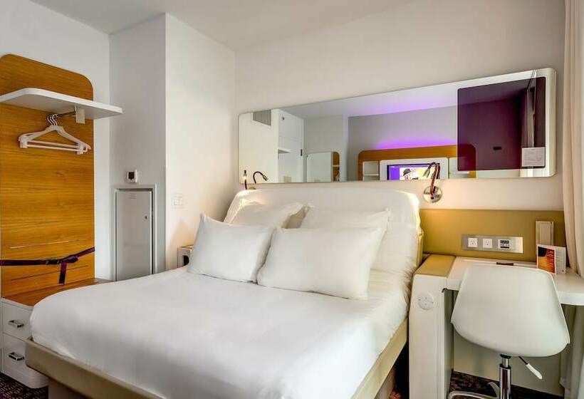 اتاق پرمیوم, Yotel New York Times Square