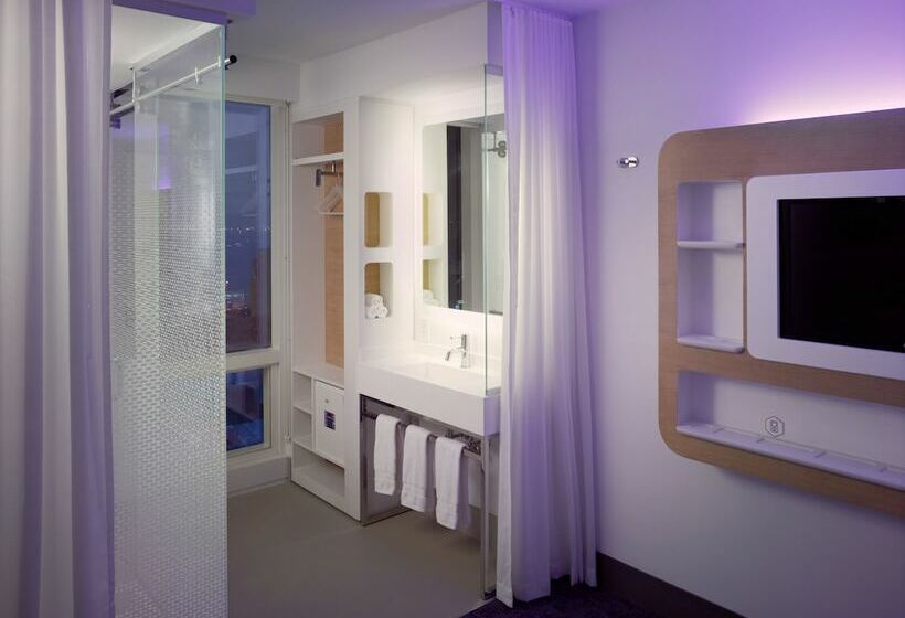 اتاق پرمیوم, Yotel New York Times Square