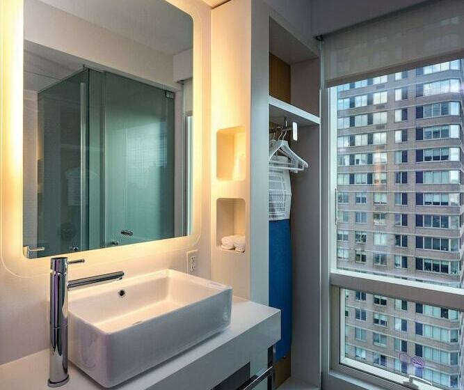 اتاق پرمیوم, Yotel New York Times Square
