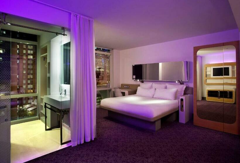 سوئیت جونیور با تخت بزرگ, Yotel New York Times Square