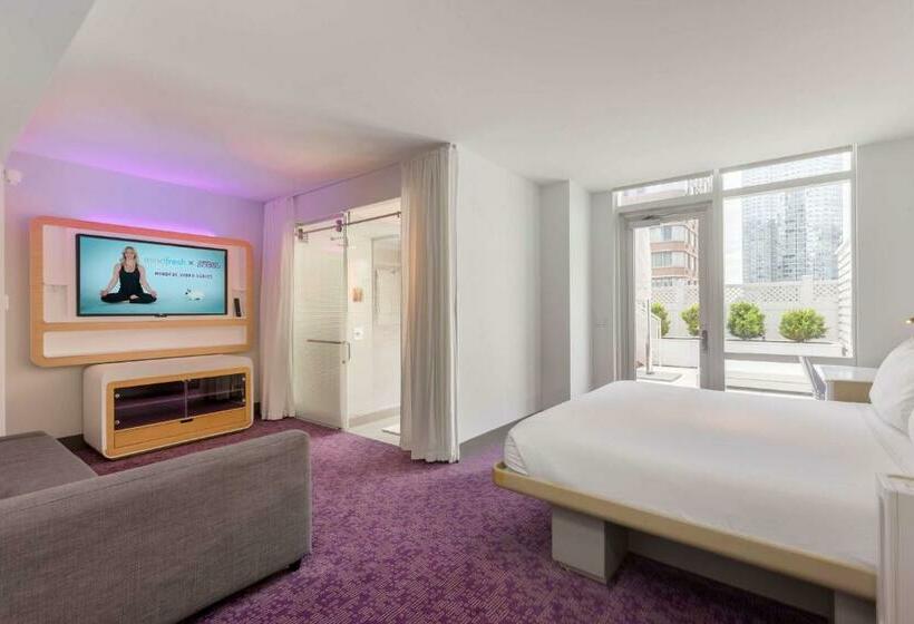 سوئیت جونیور با تخت بزرگ, Yotel New York Times Square