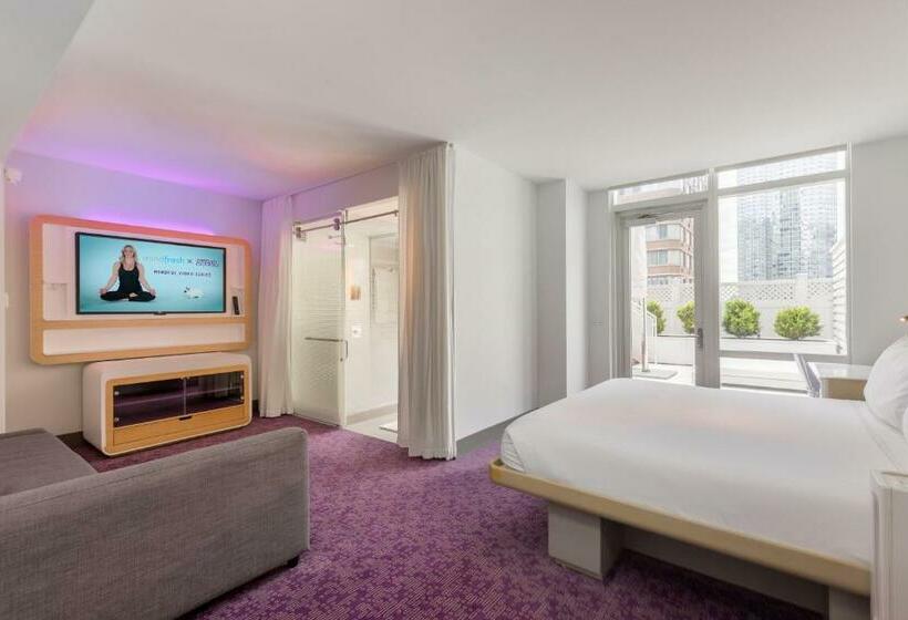 سوئیت جونیور با تخت بزرگ, Yotel New York Times Square
