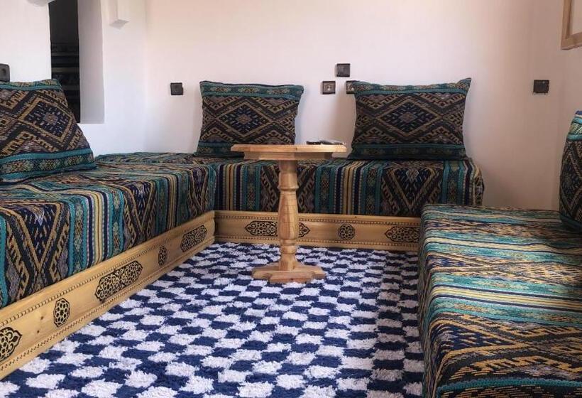 سوییت لوکس, Tafsut Dades Guesthouse Stay With Locals