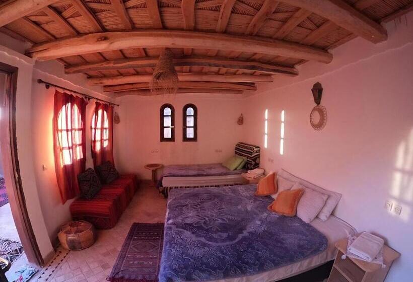 اتاق لوکس با تخت بزرگ, Tafsut Dades Guesthouse Stay With Locals