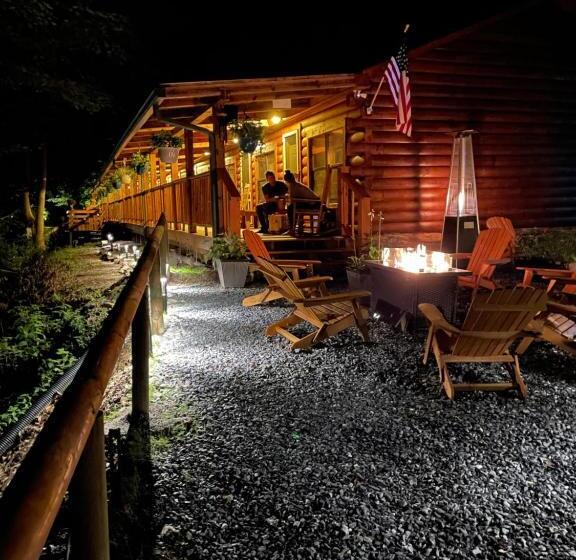 Апартаменты 1 Спальня с Видом, The Lodge Nantahala River