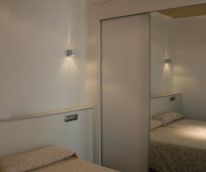 Апартаменты 1 Спальня Боковой Вид на Море, Apartamentos Senabre Palais