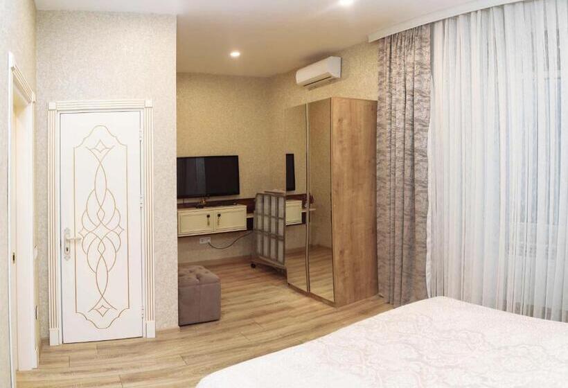 اتاق لوکس, Midcity