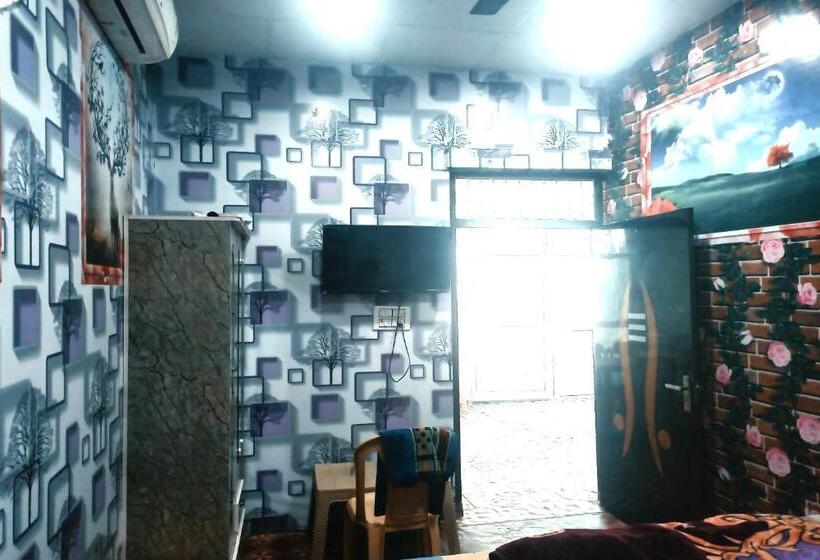 Трехместный Номер Классика, Spot On Hotel Delhi Darbaar