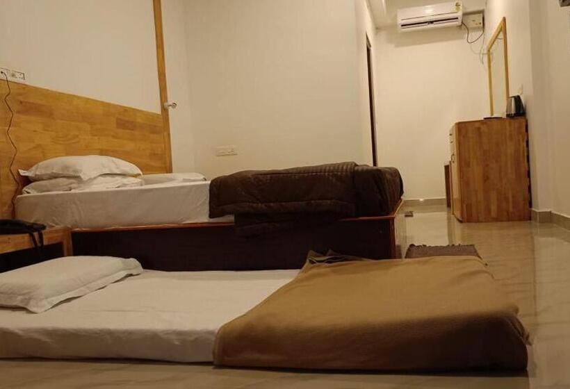 디럭스 룸, Coconhuts Beach Resort