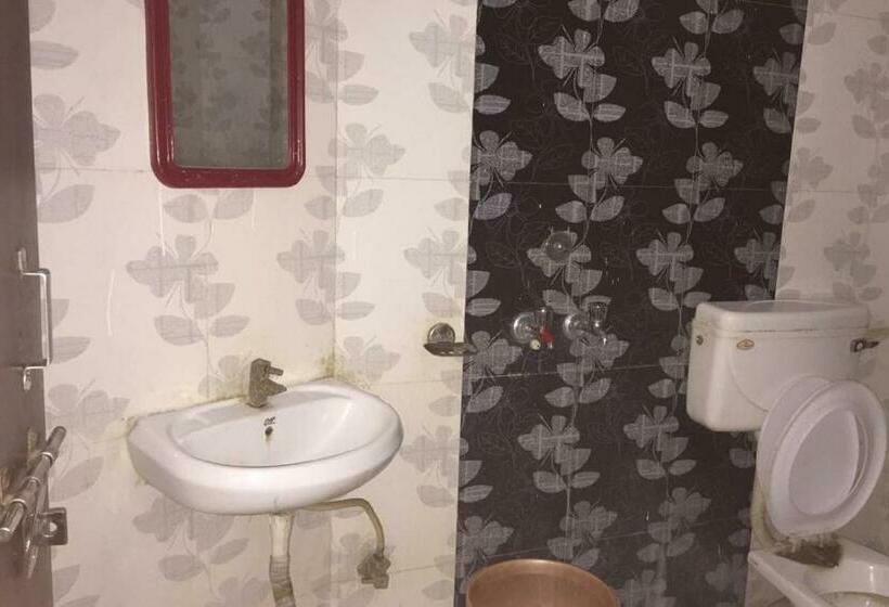 اتاق اکونومی, New City Inn