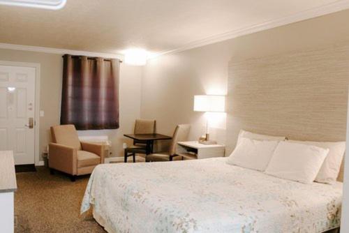 스탠다드 룸 킹사이즈 침대, Berlin Village Inn