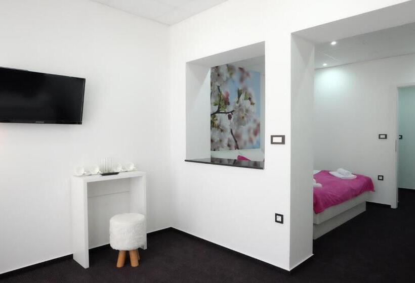 سوییت سوپریور, Luwiana Suites