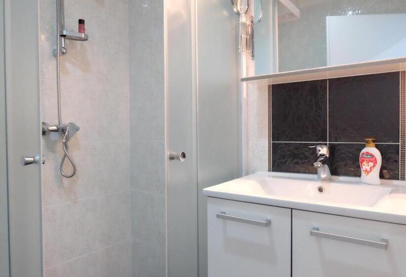 سوئیت کلاسیک, Luwiana Suites