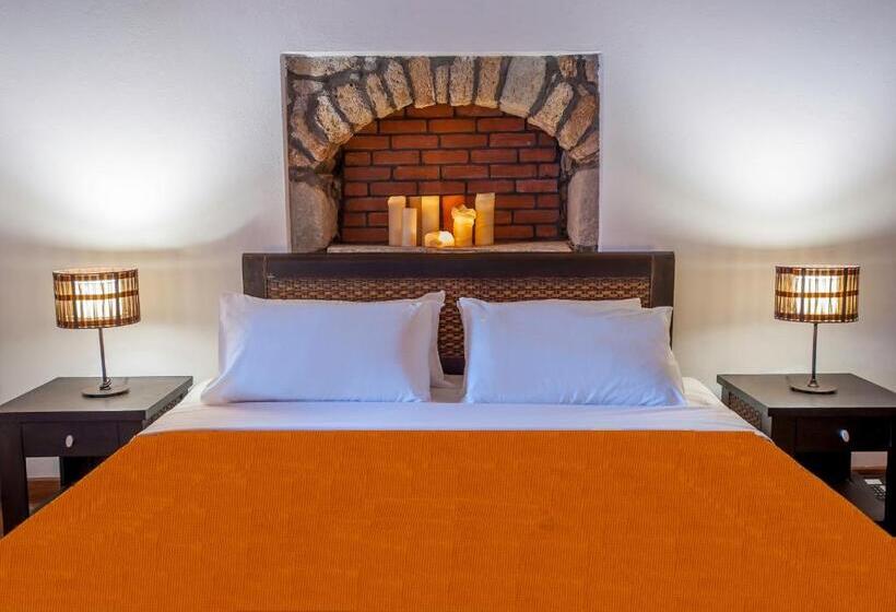 수피리어 룸, The Varos Residences