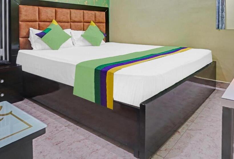 Номер Deluxe, Prem Residency