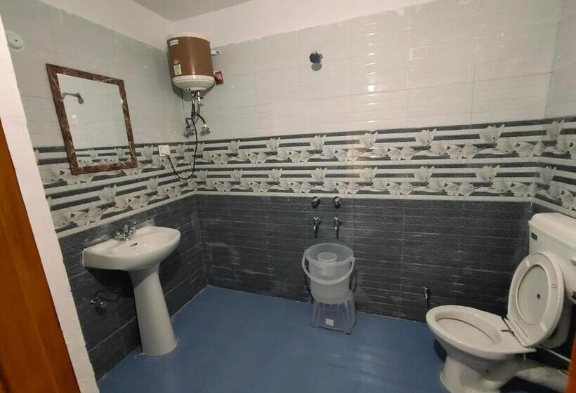 Номер Deluxe, Kailash View Sarahan