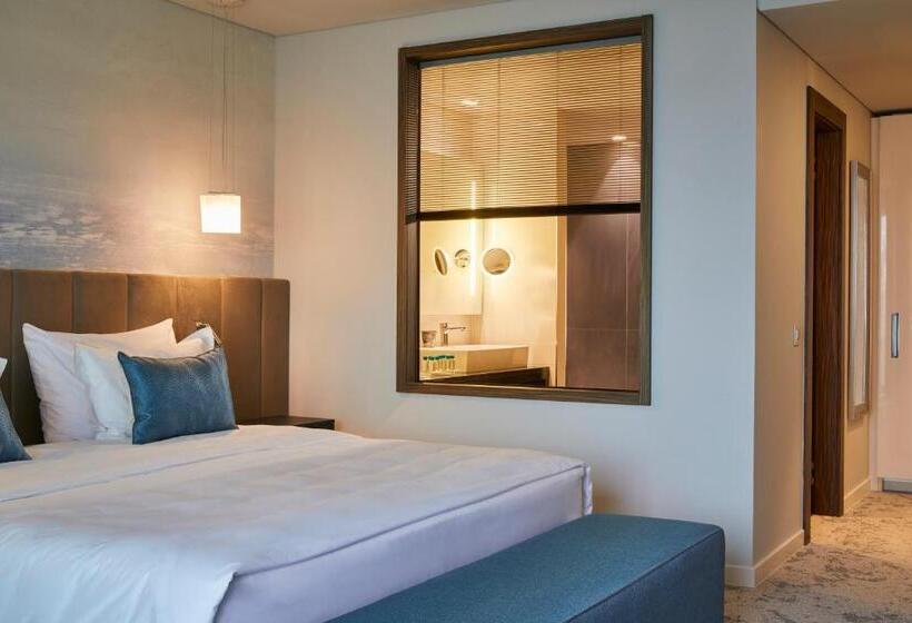 اتاق لوکس با چشم‌انداز دریا, Kempinski Palace Portorož