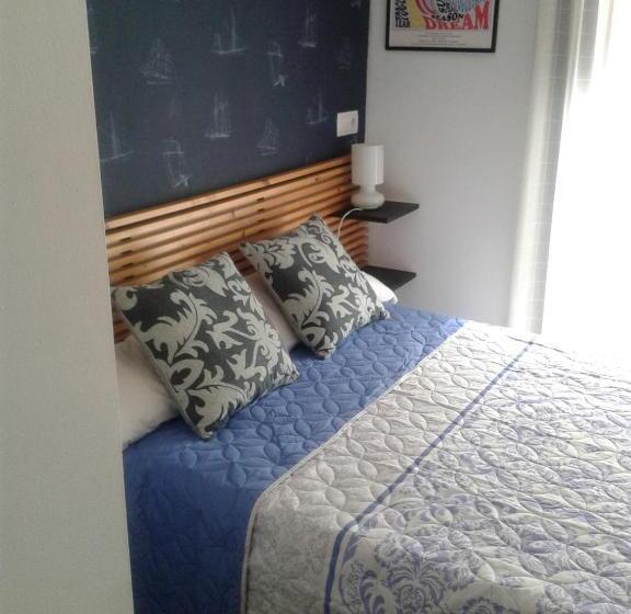 اتاق استاندارد, Hostal La Lluna