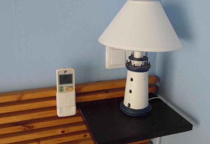 اتاق استاندارد با تخت بزرگ, Hostal La Lluna