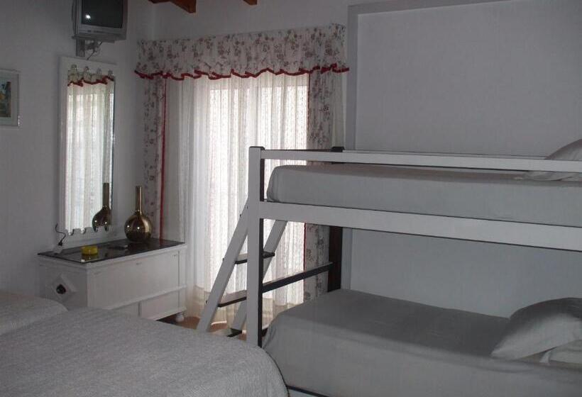 חדר סטנדרט לשלושה, Dinas Guesthouse