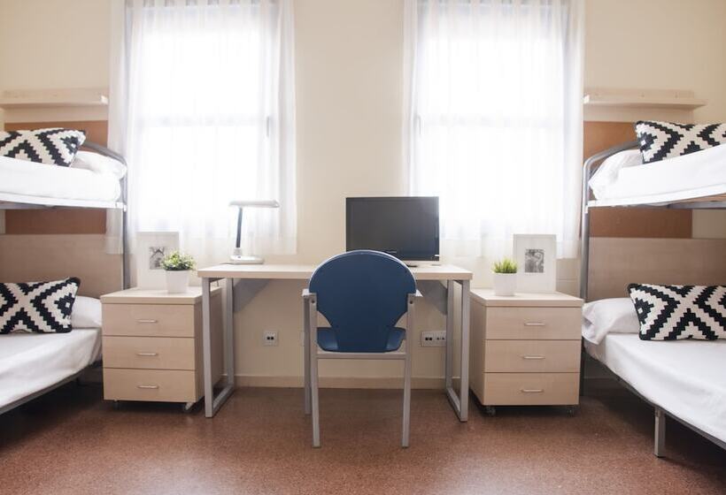 スタンダード４人部屋, Residencia Universitaria Blas De Otero