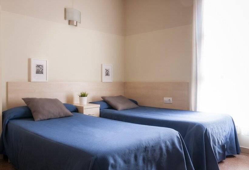 クラシックスタジオ, Residencia Universitaria Blas De Otero