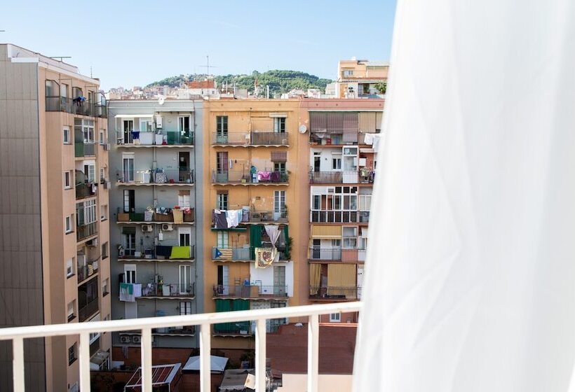 Кровать в Общей Комнате, Sant Jordi Hostels Sagrada Familia