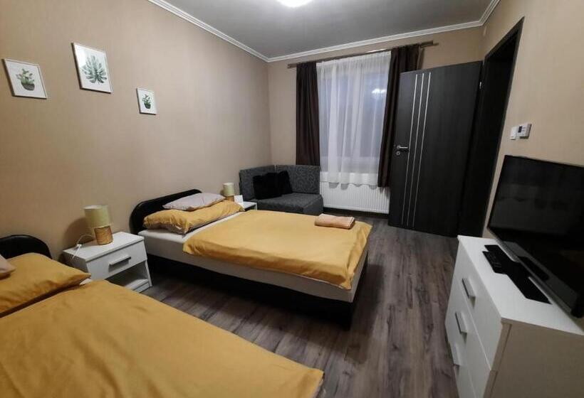스위트, Borostyán Panzió