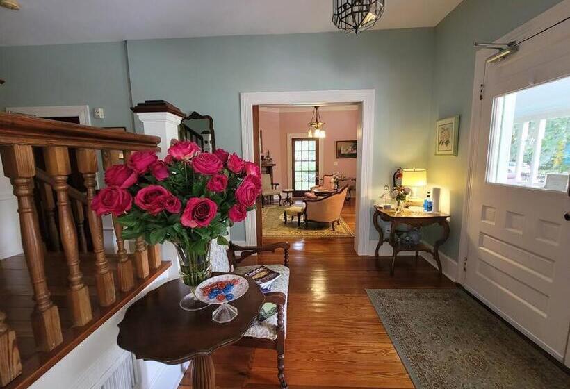 اتاق استاندارد, Stardust Room At The Camellia Rose Inn Downtown
