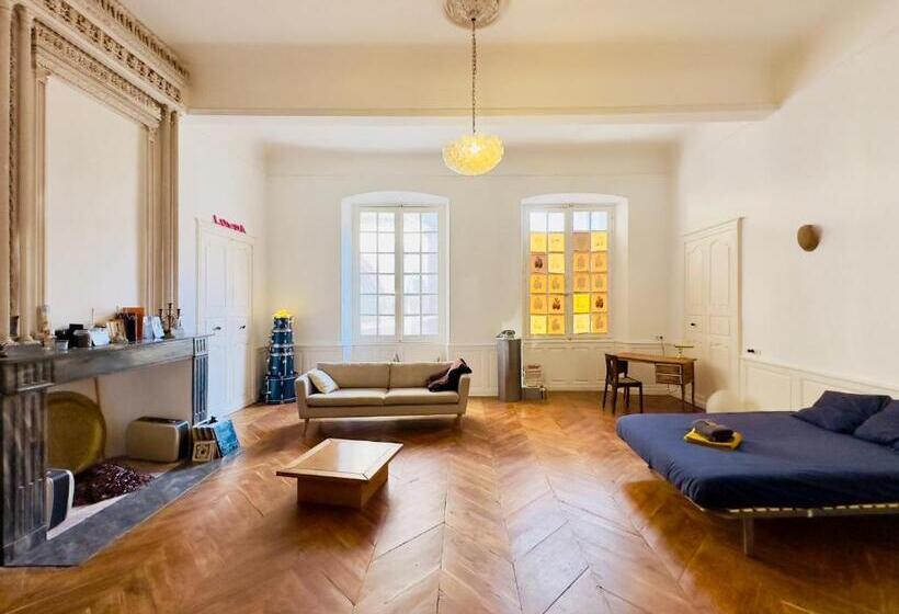 Семейный Номер, Bauhaus Saint Pierre