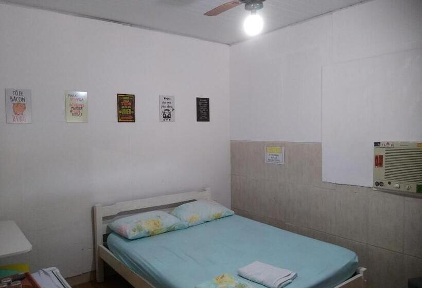 اتاق استاندارد سه نفره, Shark Tubarao Suites Central Area