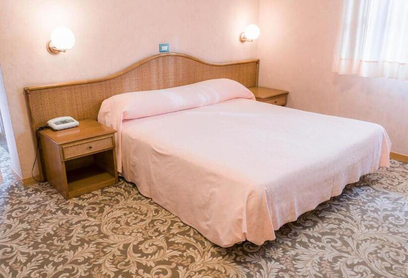 Четырехместный Номер Стандарт, Terrazzo D Abruzzo